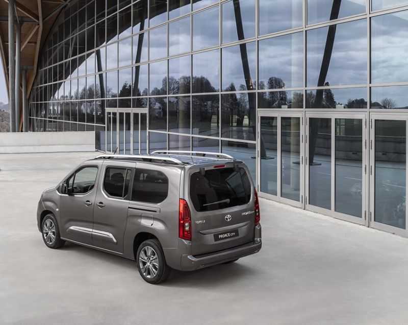 Toyota ProAce City Verso 1.2t long challenger 7p 81kW Toyota ProAce City Verso 1.2t long challenger 7p 81kW