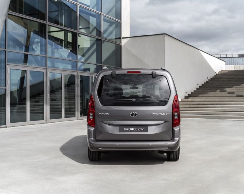 Toyota ProAce City Verso 1.2t long challenger 7p 81kW Toyota ProAce City Verso 1.2t long challenger 7p 81kW