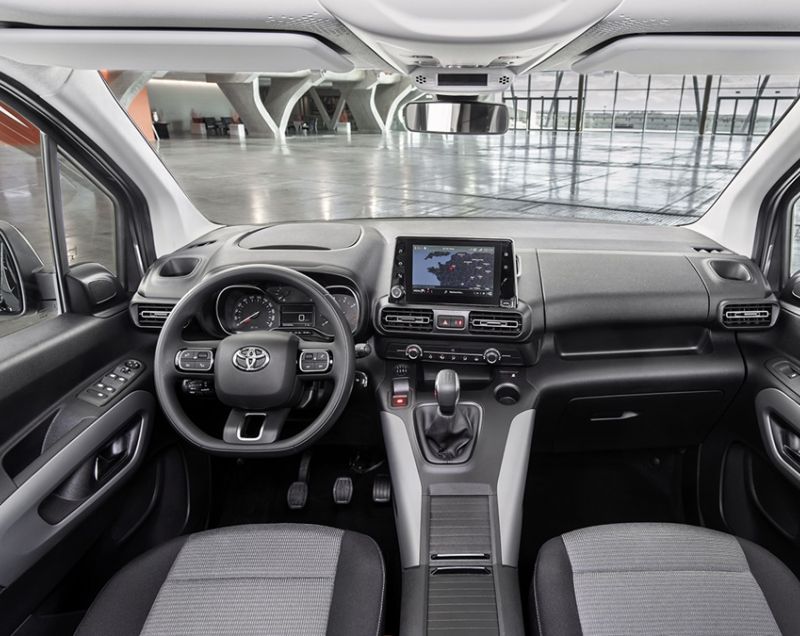 Toyota ProAce City Verso 50kWh ev comfort 100kW aut Toyota ProAce City Verso 50kWh ev comfort 100kW aut