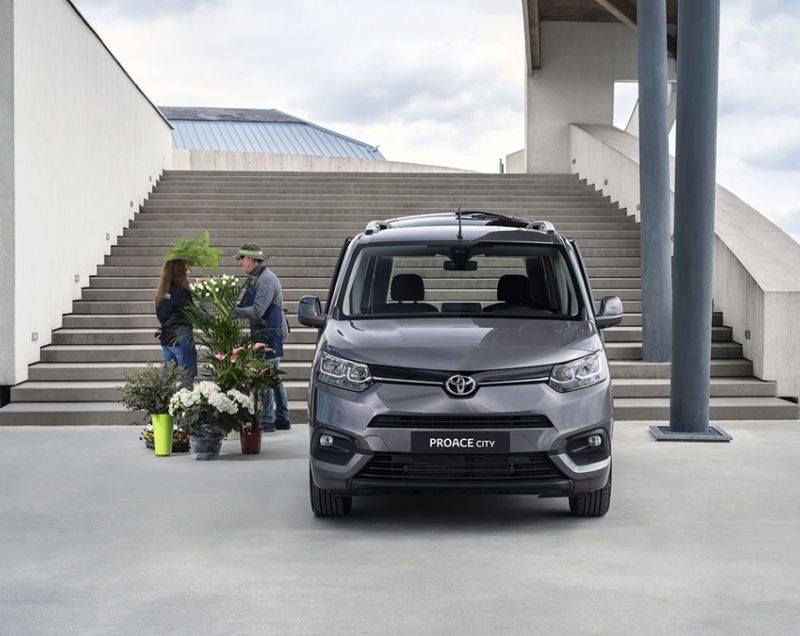 Toyota ProAce City Verso 50kWh ev comfort 100kW aut Toyota ProAce City Verso 50kWh ev comfort 100kW aut