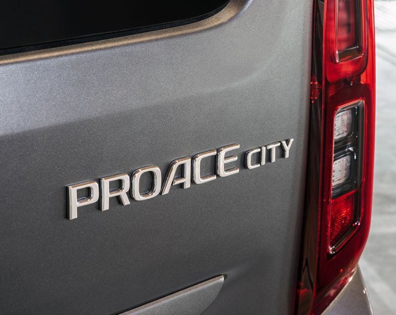 Toyota ProAce City Verso 50kWh ev comfort 100kW aut Toyota ProAce City Verso 50kWh ev comfort 100kW aut