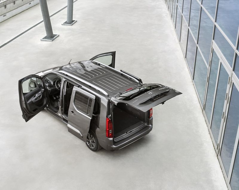 Toyota ProAce City Verso 50kWh ev challenger 100kW aut