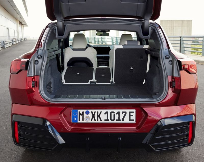 BMW iX2 64.8kWh xDrive30 230kW
