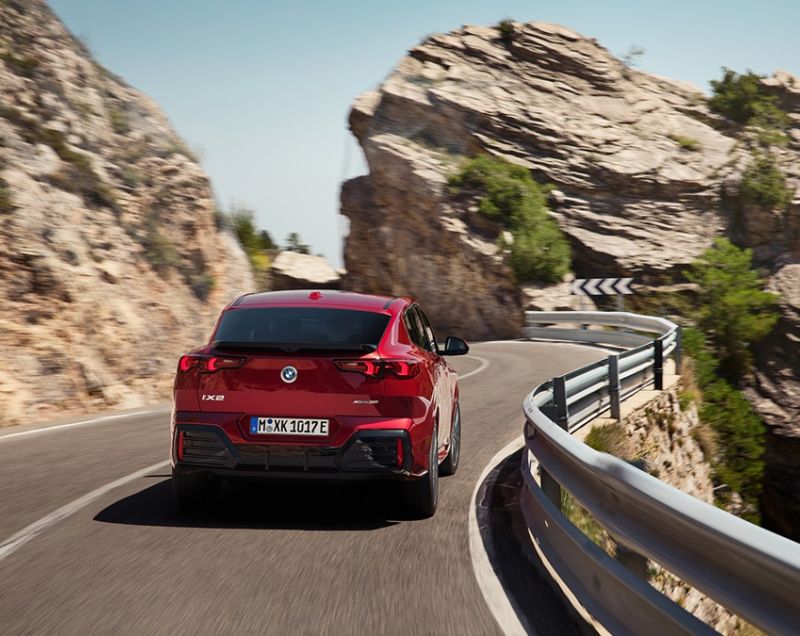 BMW iX2 64.8kWh eDrive20