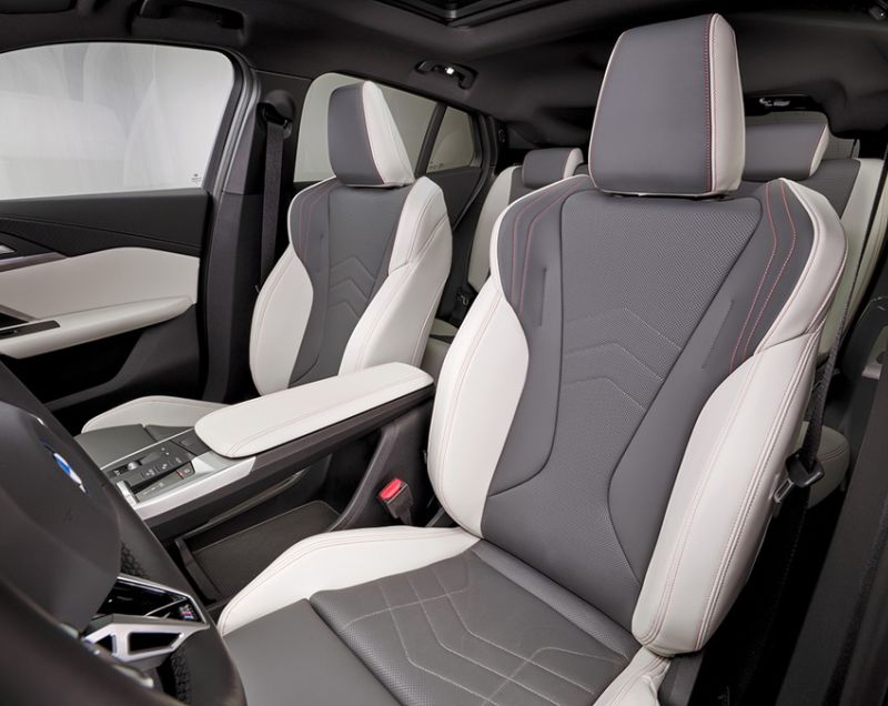 BMW iX2 64.8kWh xDrive30 230kW