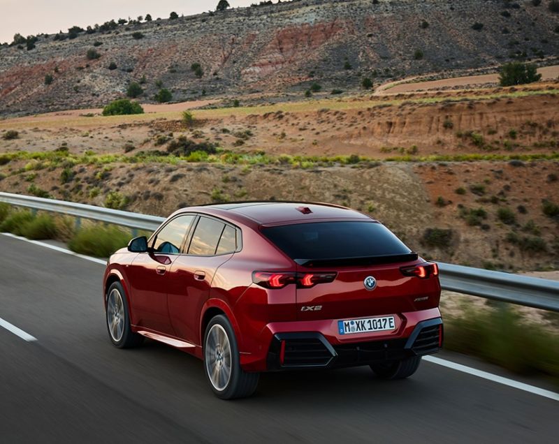 BMW iX2 64.8kWh ev xdrive 30 m sport edition 230kW aut