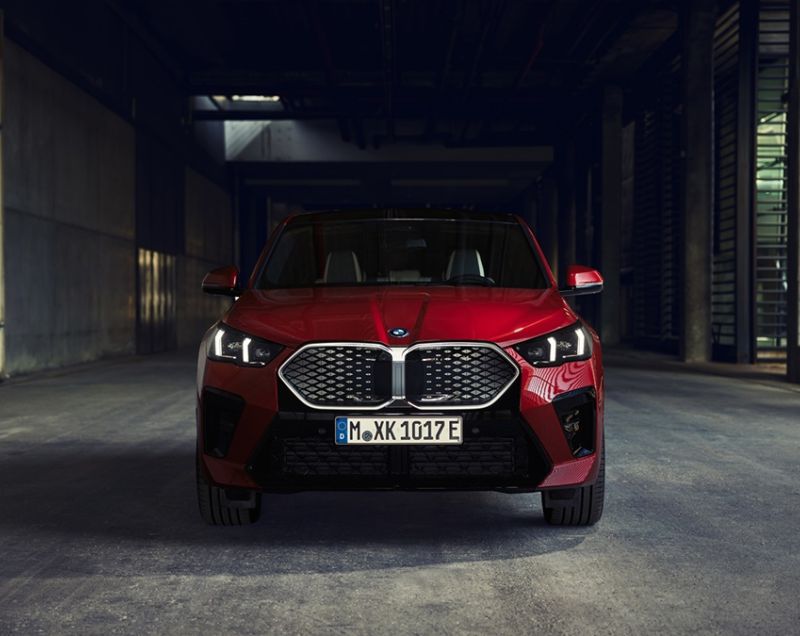 BMW iX2 64.8kWh ev xdrive 30 m sport edition 230kW aut