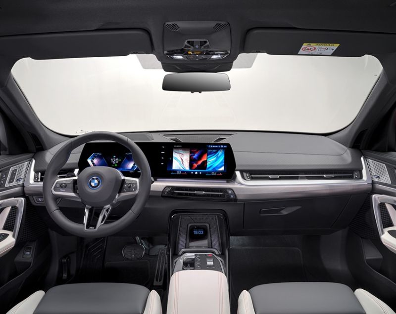 BMW iX2 64.8kWh xDrive30 230kW BMW iX2 64.8kWh xDrive30 230kW