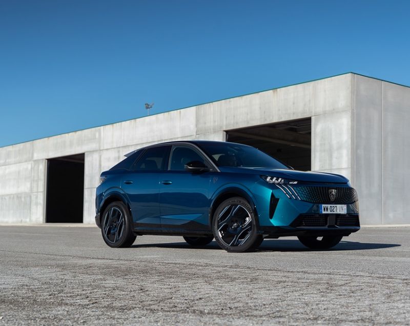 Peugeot 3008 1.2 mhev allure 107kW e-dcs6 aut