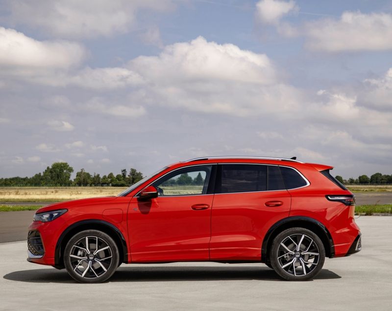 Volkswagen Tiguan 1.5 eHybrid 204 PK DSG R-Line Edition - EXTRA SCHERP GEPRIJSD