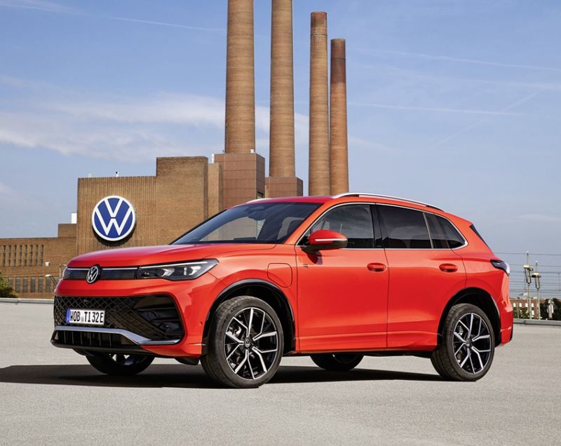 Volkswagen Tiguan 1.5e R-Line Edition 204 PK, Dolphin Grey + COMFORT PAKKET / TREKHAAK Volkswagen Tiguan 1.5e R-Line Edition 204 PK, Dolphin Grey + COMFORT PAKKET / TREKHAAK