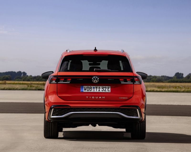 Volkswagen Tiguan 1.5e eHybrid 204 PK R-Line Edition DSG-6 Volkswagen Tiguan 1.5e eHybrid 204 PK R-Line Edition DSG-6