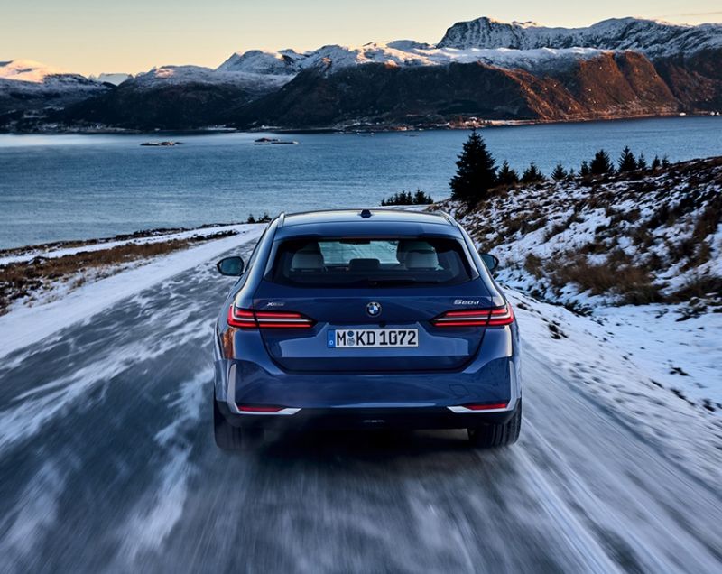 BMW 5-touring M5 727 PK Plug-in Hybrid | M DRIVER'S PACK | CARBON REMMEN | PANORAMADAK | B&W AUDIO