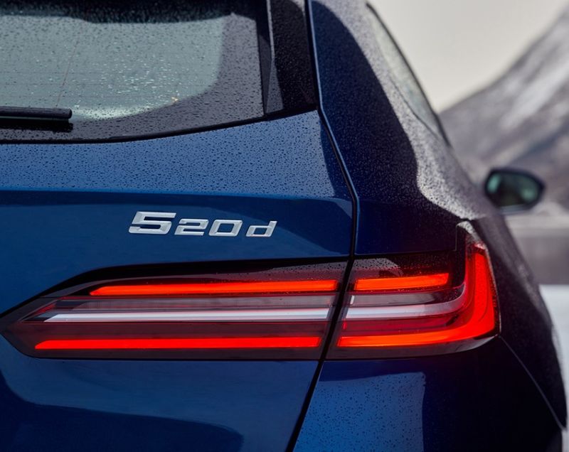 BMW 5-touring M5 727 PK Plug-in Hybrid | M DRIVER'S PACK | CARBON REMMEN | PANORAMADAK | B&W AUDIO