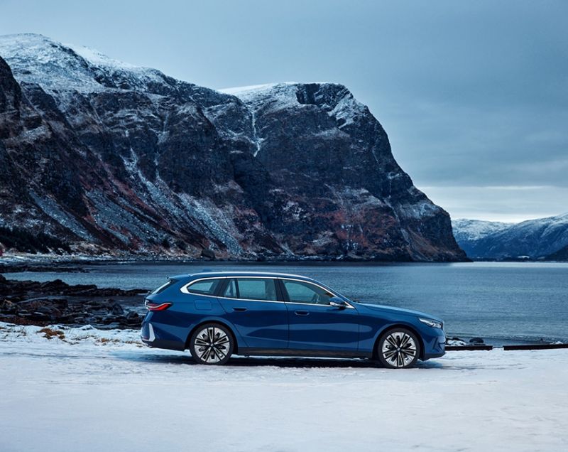 BMW 5 Serie Touring M5 727 PK Plug-in Hybrid | M DRIVER'S PACK | CARBON REMMEN | PANORAMADAK | B&W AUDIO