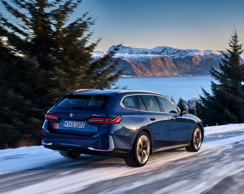 BMW 5 Serie Touring M5 727 PK Plug-in Hybrid | M DRIVER'S PACK | CARBON REMMEN | PANORAMADAK | B&W AUDIO