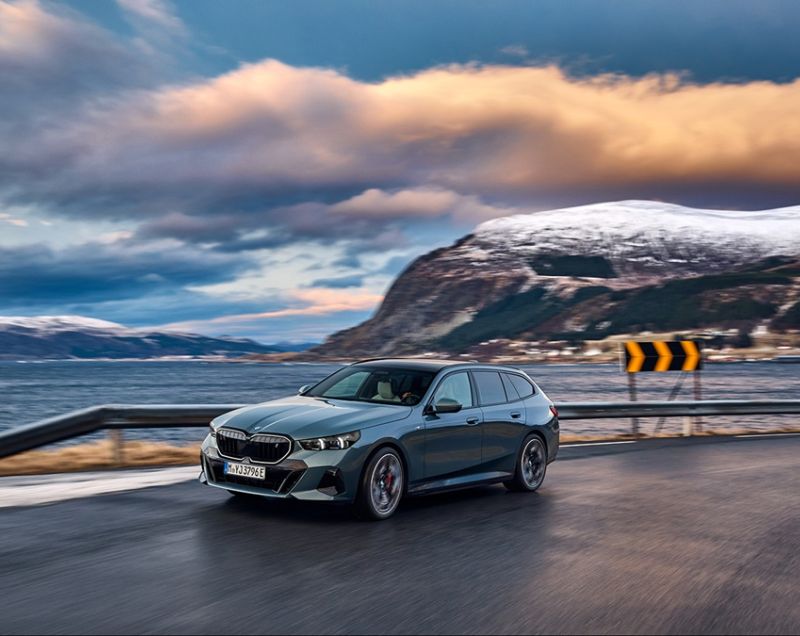 BMW i5 Touring 81.2kWh M60 xDrive