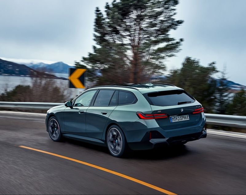 BMW i5 Touring 81.2kWh eDrive40 M Sport Edition BMW i5 Touring 81.2kWh eDrive40 M Sport Edition