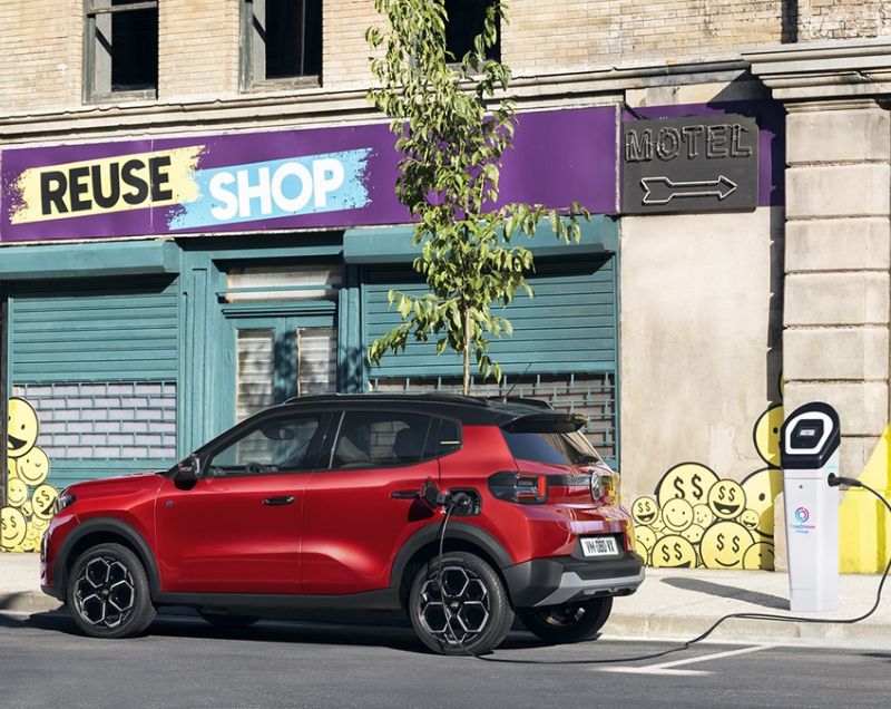 Citroen C3 44kWh 113 PK YOU, Elixer Red + 11kW BOORDLADER Citroen C3 44kWh 113 PK YOU, Elixer Red + 11kW BOORDLADER