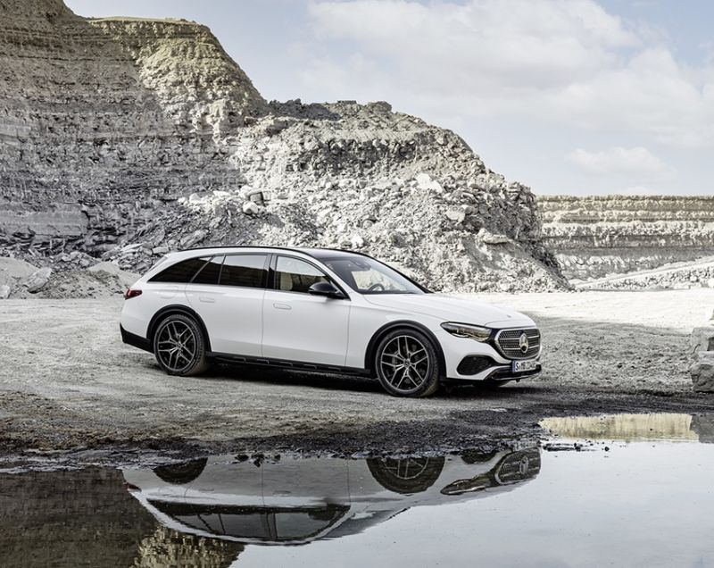 Mercedes-Benz E-klasse All-Terrain 300de phev 4matic 230kW 9g-tronic aut Mercedes-Benz E-klasse All-Terrain 300de phev 4matic 230kW 9g-tronic aut