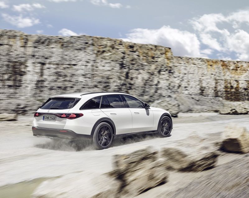 Mercedes-Benz E-klasse All-Terrain 450d mhev 4matic 270kW 9g-tronic aut Mercedes-Benz E-klasse All-Terrain 450d mhev 4matic 270kW 9g-tronic aut