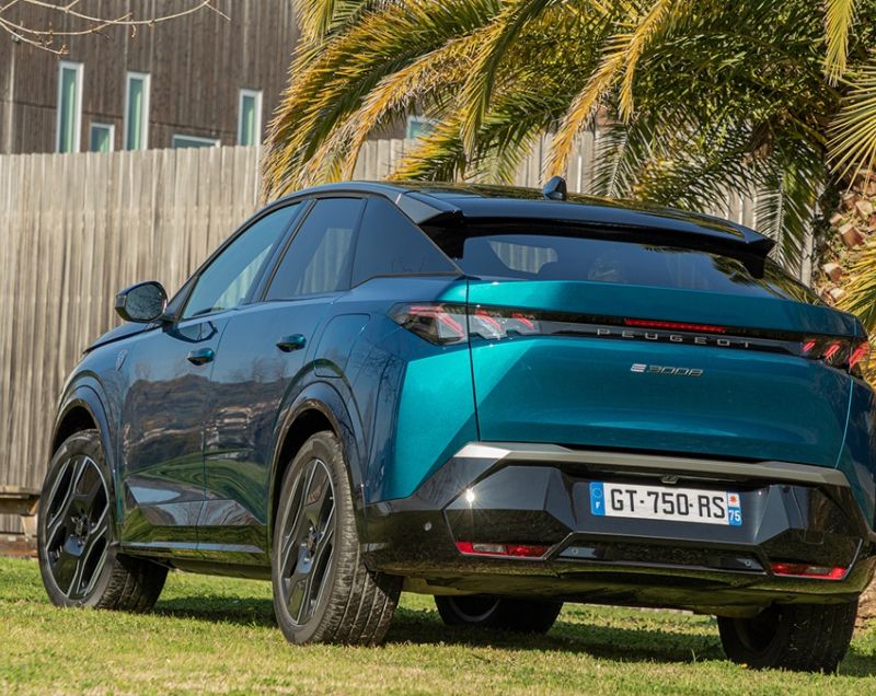 Peugeot E-3008 73kWh GT - INCL ADAPTIVE CRUISE CONTROL