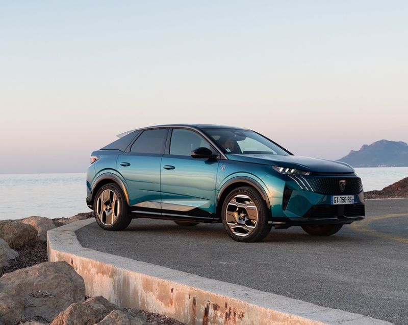 Peugeot E-3008 73kWh GT - INCL ADAPTIVE CRUISE CONTROL