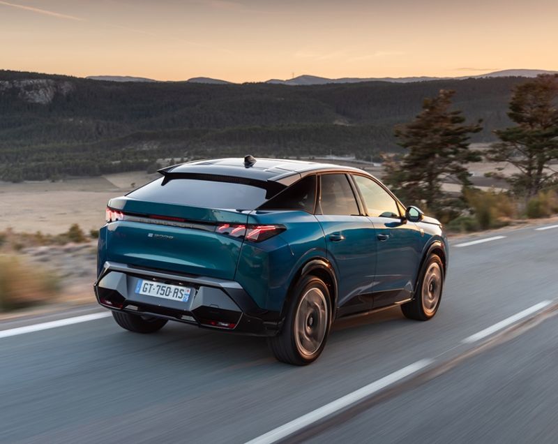 Peugeot E-3008 73kWh GT - INCL ADAPTIVE CRUISE CONTROL