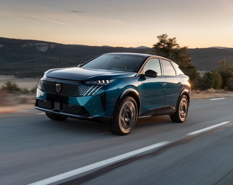 Peugeot E-3008 73kWh GT Avantage, Noir Perla Nera + PANORAMADAK / WARMTEPOMP