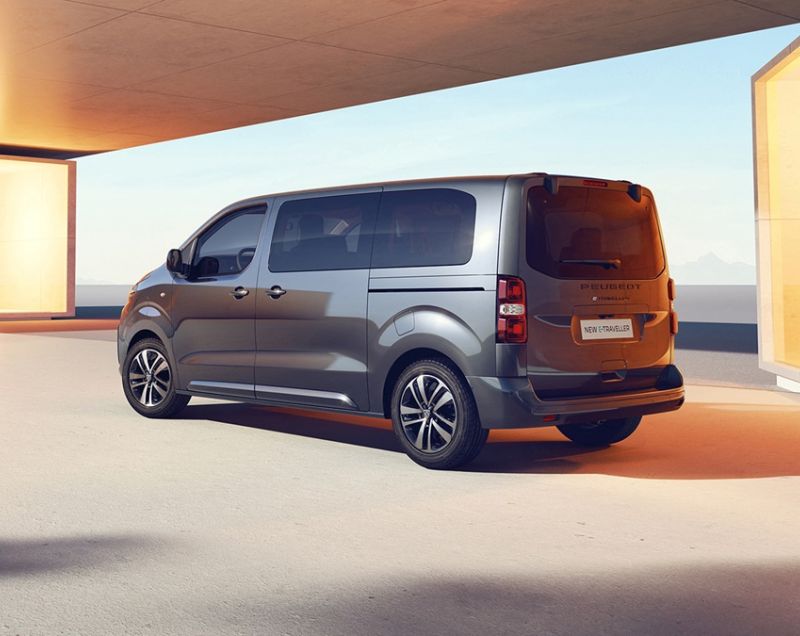 Peugeot E-Traveller 75kWh ev standard 100kW aut