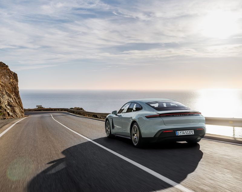 Porsche Taycan 105kWh ev turbo s 570kW aut