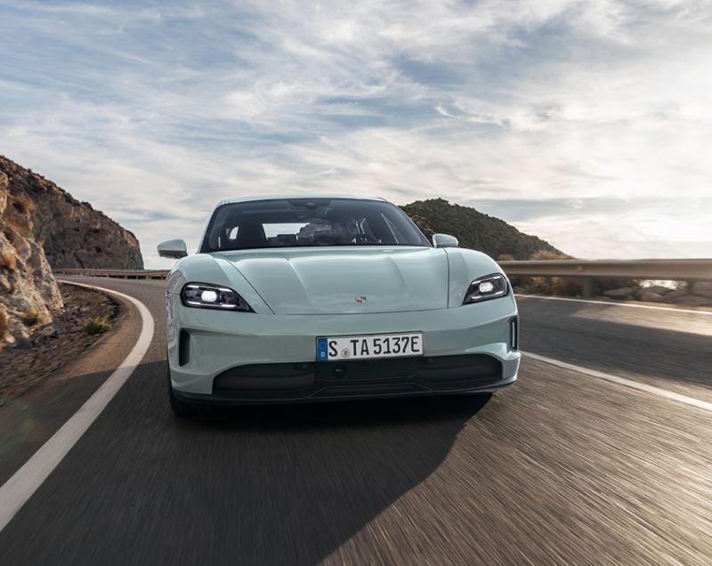 Porsche Taycan 105kWh ev turbo s 570kW aut