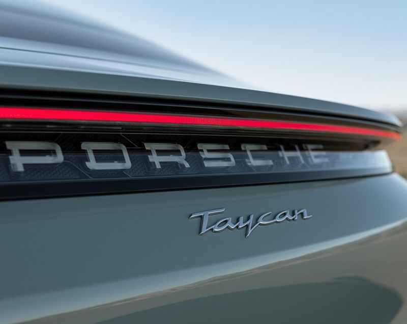 Porsche Taycan 105kWh ev turbo s 570kW aut