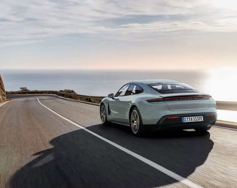 Porsche Taycan 89kWh 300kW