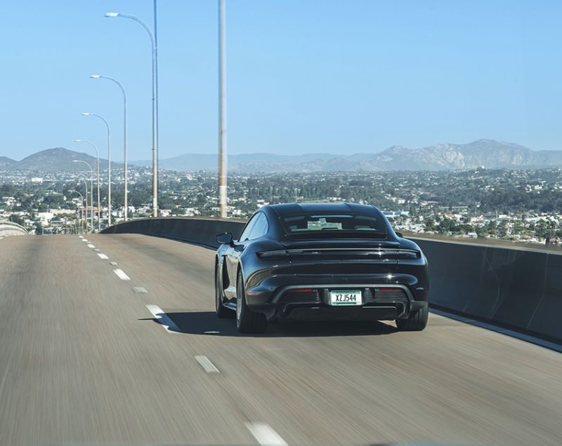 Porsche Taycan 105kWh ev turbo s 570kW aut