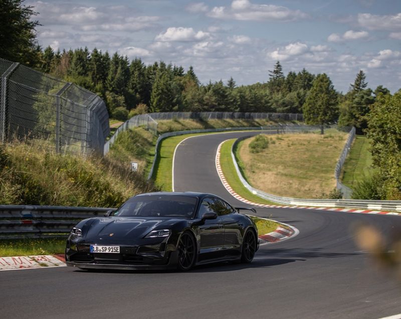 Porsche Taycan 105kWh ev turbo s 570kW aut