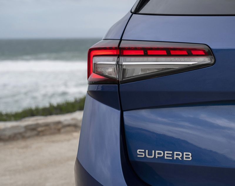 Skoda Superb combi 1.5tsi phev sportline business 150kW dsg-6 aut Skoda Superb combi 1.5tsi phev sportline business 150kW dsg-6 aut