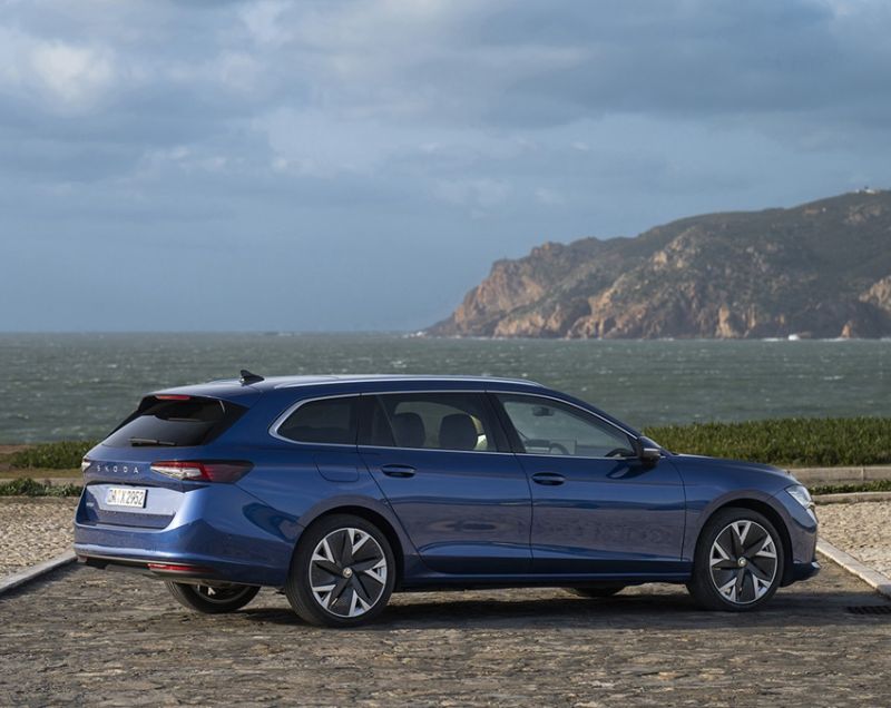 Skoda Superb combi 1.5tsi phev sportline business 150kW dsg-6 aut Skoda Superb combi 1.5tsi phev sportline business 150kW dsg-6 aut