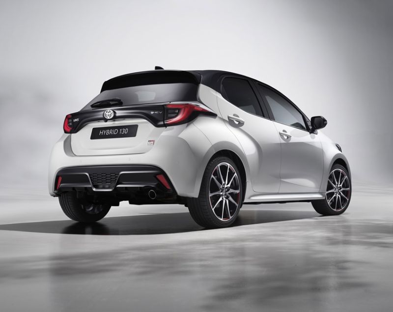 Toyota Yaris 1.5vvti hev active 85kW cvt aut