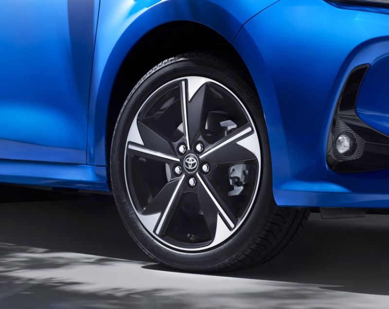 Toyota Yaris 1.5vvti hev executive 96kW cvt aut Toyota Yaris 1.5vvti hev executive 96kW cvt aut