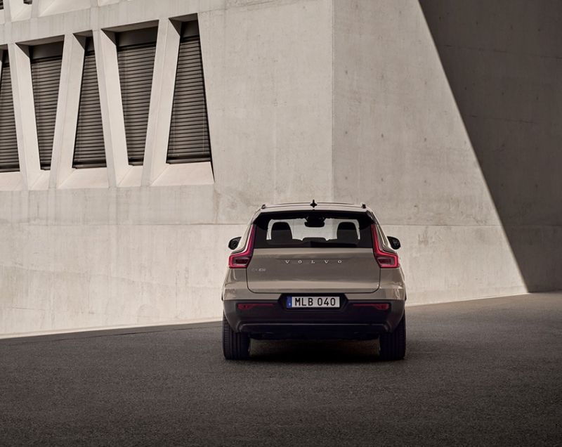 Volvo EX40 70kWh Single Motor Business Edition