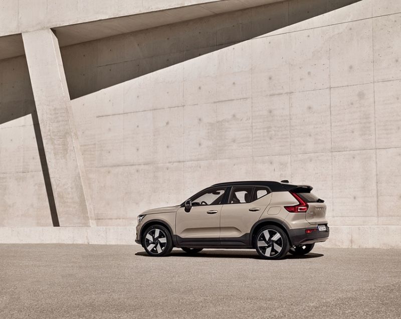 Volvo EX40 70kWh Single Motor Business Edition