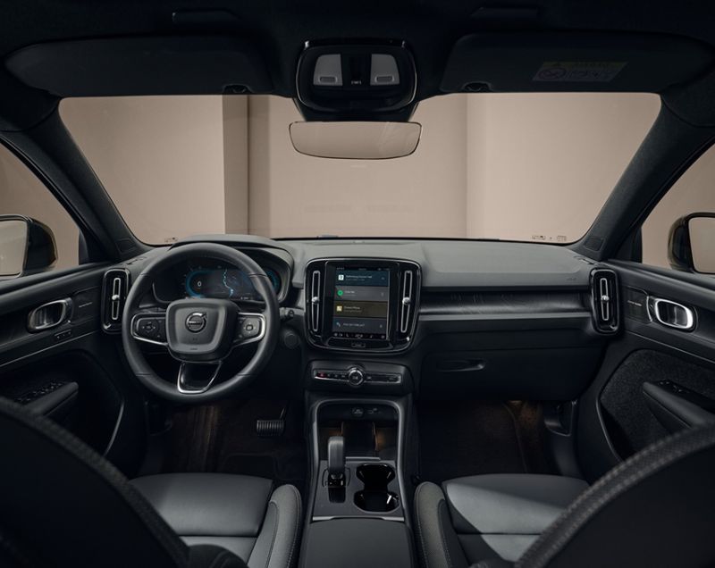 Volvo EX40 70kWh Single Motor Business Edition