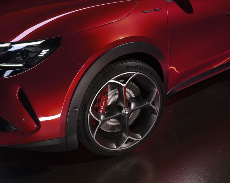 Alfa Romeo Junior 54kWh 156 PK Elettrica Speciale, Scale Brown Grey + TECHNO PACK