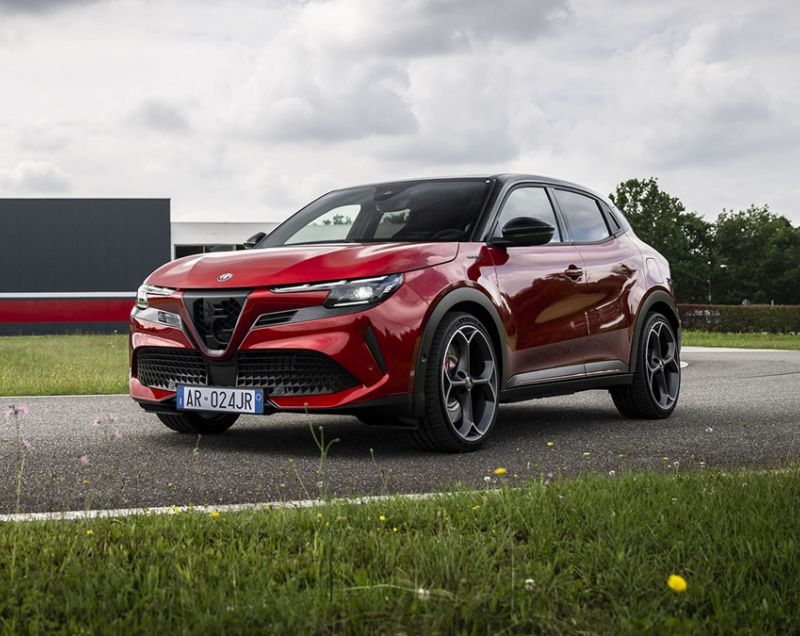 Alfa Romeo Junior 54kWh ev elettrica veloce 207kW aut Alfa Romeo Junior 54kWh ev elettrica veloce 207kW aut