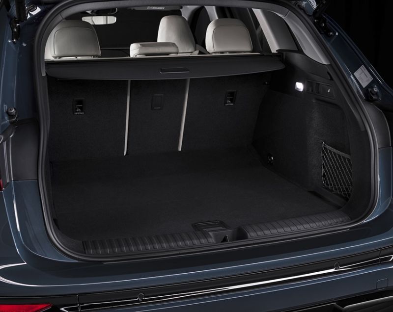 Audi Q6 e-tron 100kWh Performance Advanced edition, Plasmablauw + TECH PLUS PAKKET / TREKHAAK