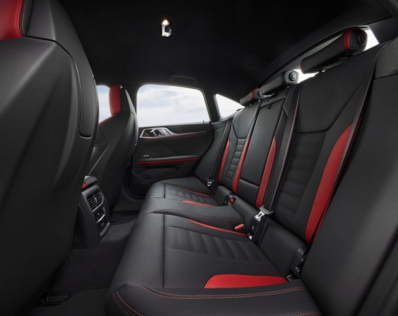 BMW i4 67.1kWh eDrive35 M Sport, Saphirschwarz + COMFORT PACK / GLAZEN SCHUIFDAK BMW i4 67.1kWh eDrive35 M Sport, Saphirschwarz + COMFORT PACK / GLAZEN SCHUIFDAK