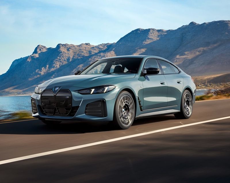 BMW i4 67.1kWh eDrive35 M Sport Edition, Saphirschwarz + M SPORTPAKKET PRO BMW i4 67.1kWh eDrive35 M Sport Edition, Saphirschwarz + M SPORTPAKKET PRO