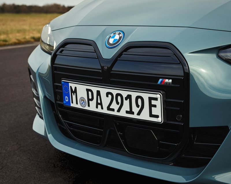 BMW i4 67.1kWh eDrive35 M Sport Edition, Saphirschwarz + M SPORTPAKKET PRO BMW i4 67.1kWh eDrive35 M Sport Edition, Saphirschwarz + M SPORTPAKKET PRO