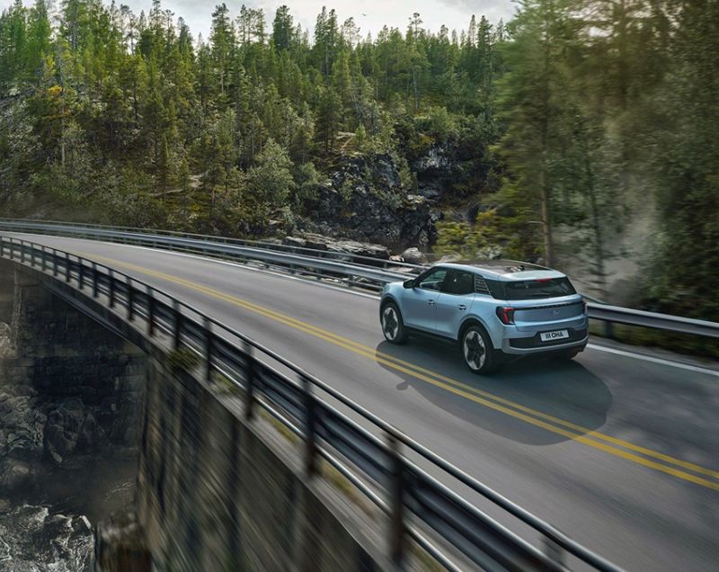 Ford Explorer 77kWh Premium Extended Range RWD, Arctic Blue + DRIVER ASSISTANCE PACK